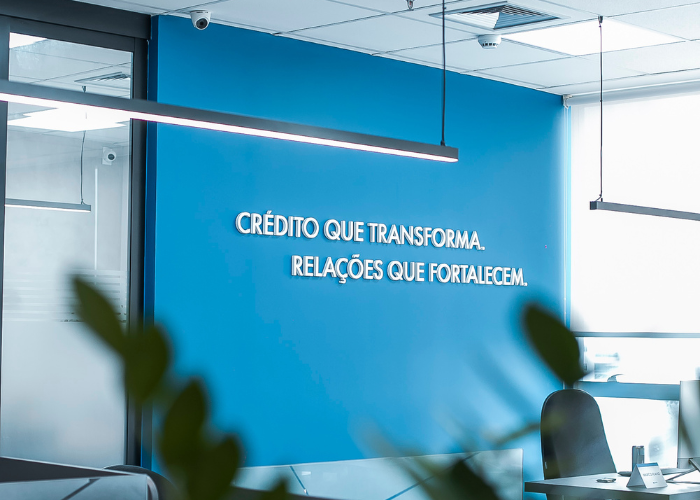 Entenda as diferenças entre securitização, factoring e crédito bancário e descubra qual estrutura é mais eficiente para antecipar recebíveis e sustentar o crescimento da sua empresa.